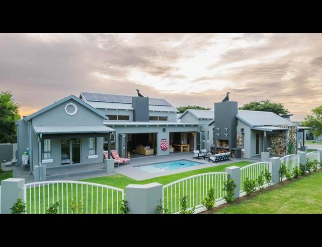 3 BEDROOM HOUSE FOR SALE IN COPPERLEAF ESTATE